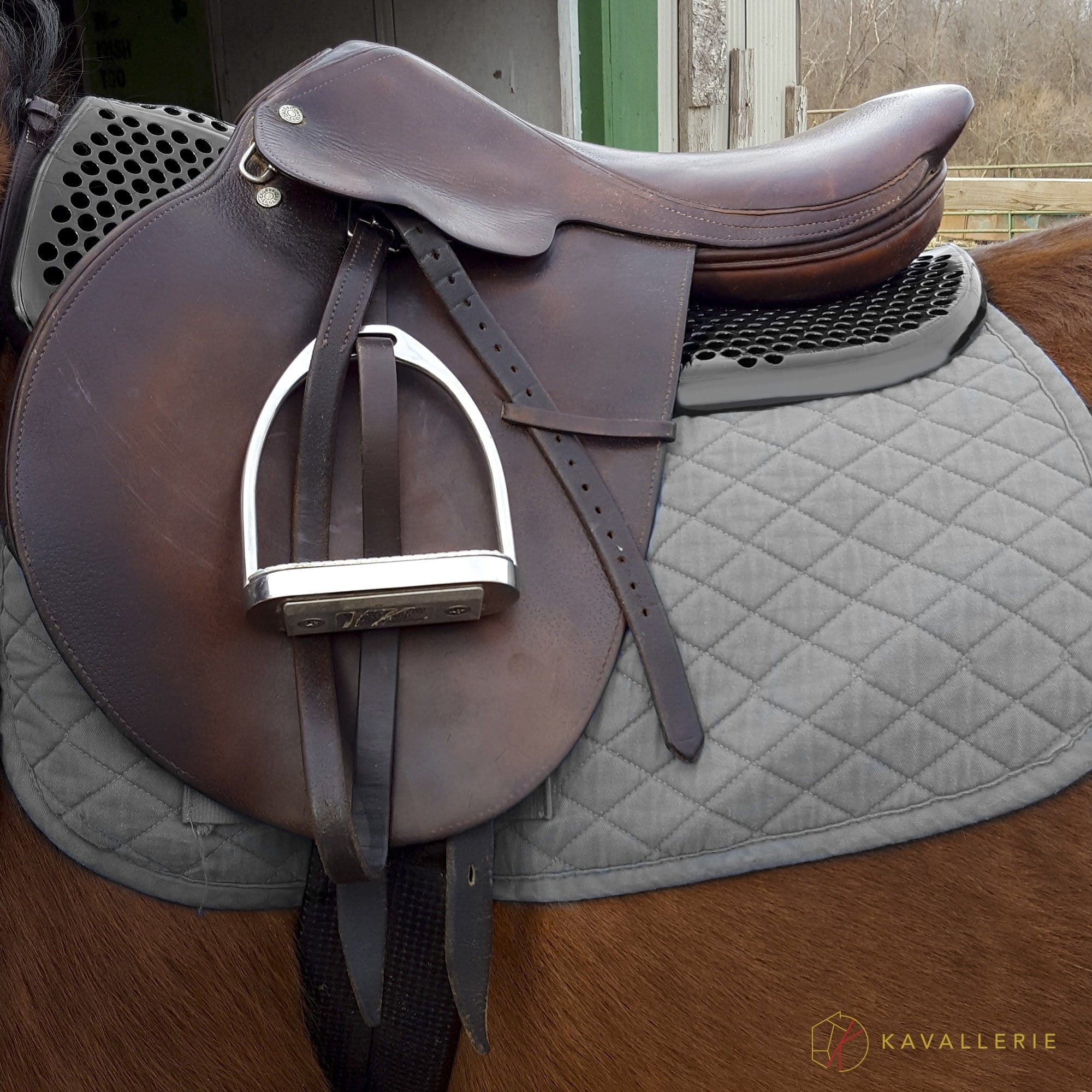 Diagram of Air Cycle Prene layers showcasing moisture-wicking, comfort, and shock absorption for horses.